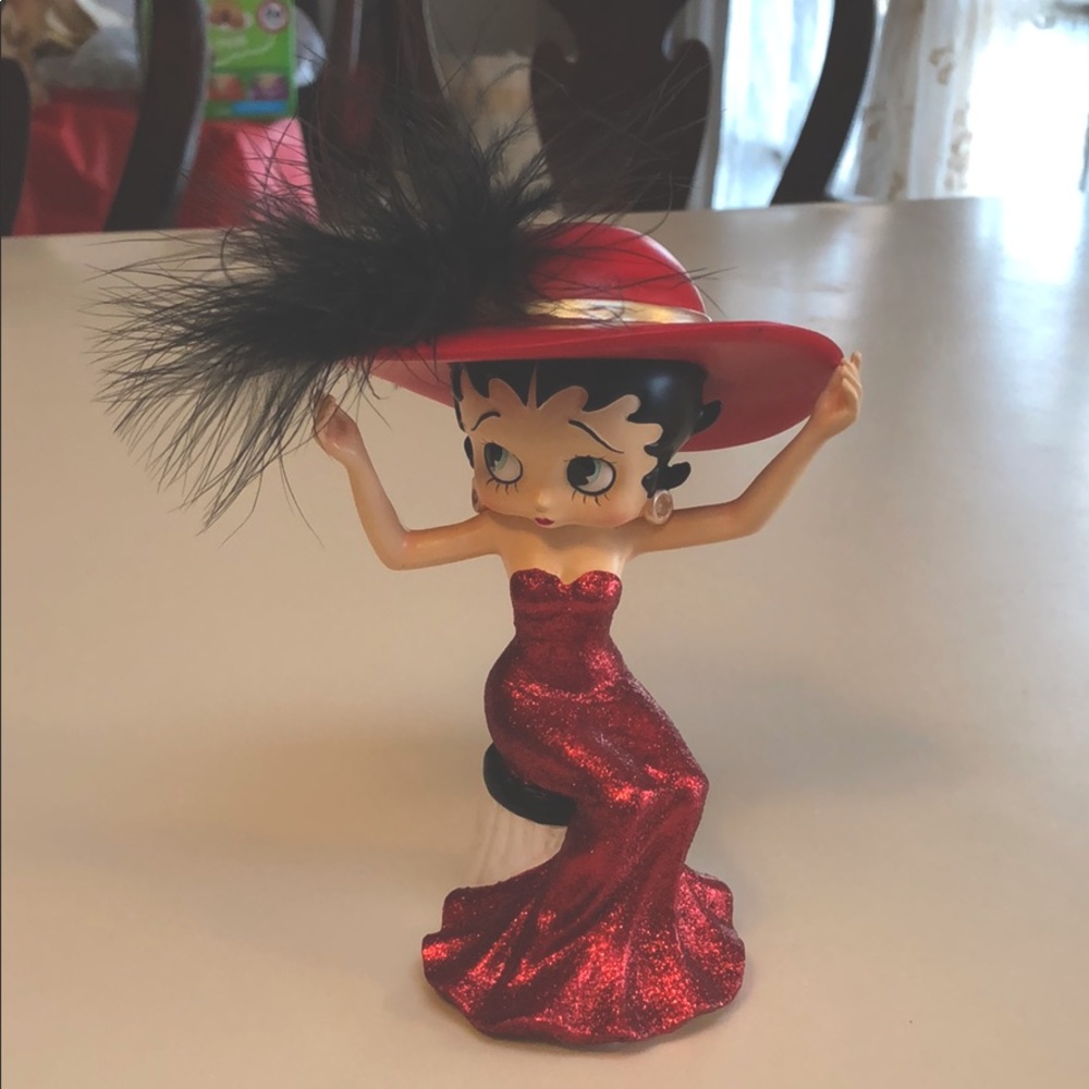 Betty Boop figurine red hat with black feather